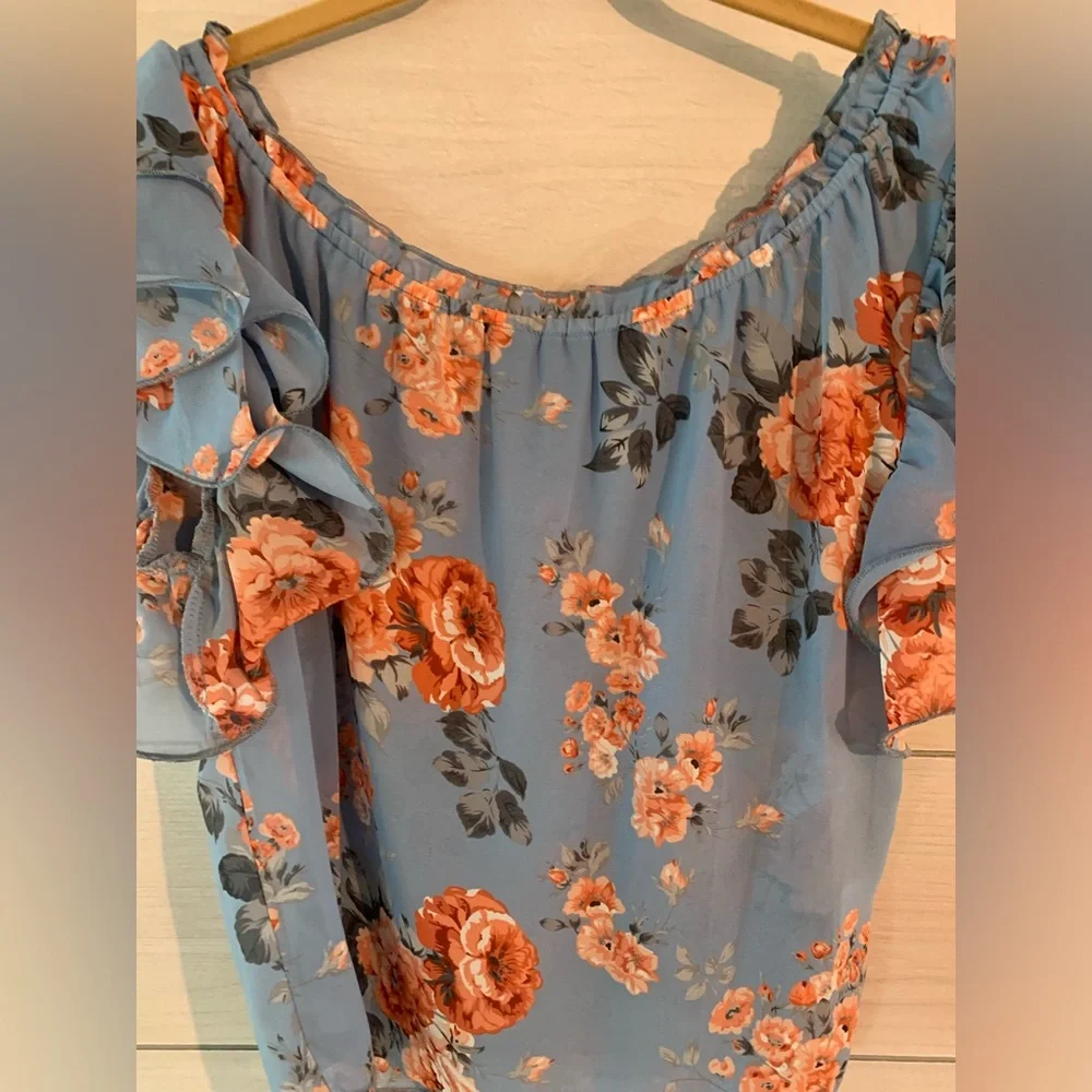 Off the shoulder floral top - Picture 2 of 4